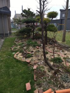 札幌市東区戸建庭及び門柱撤去補修工事